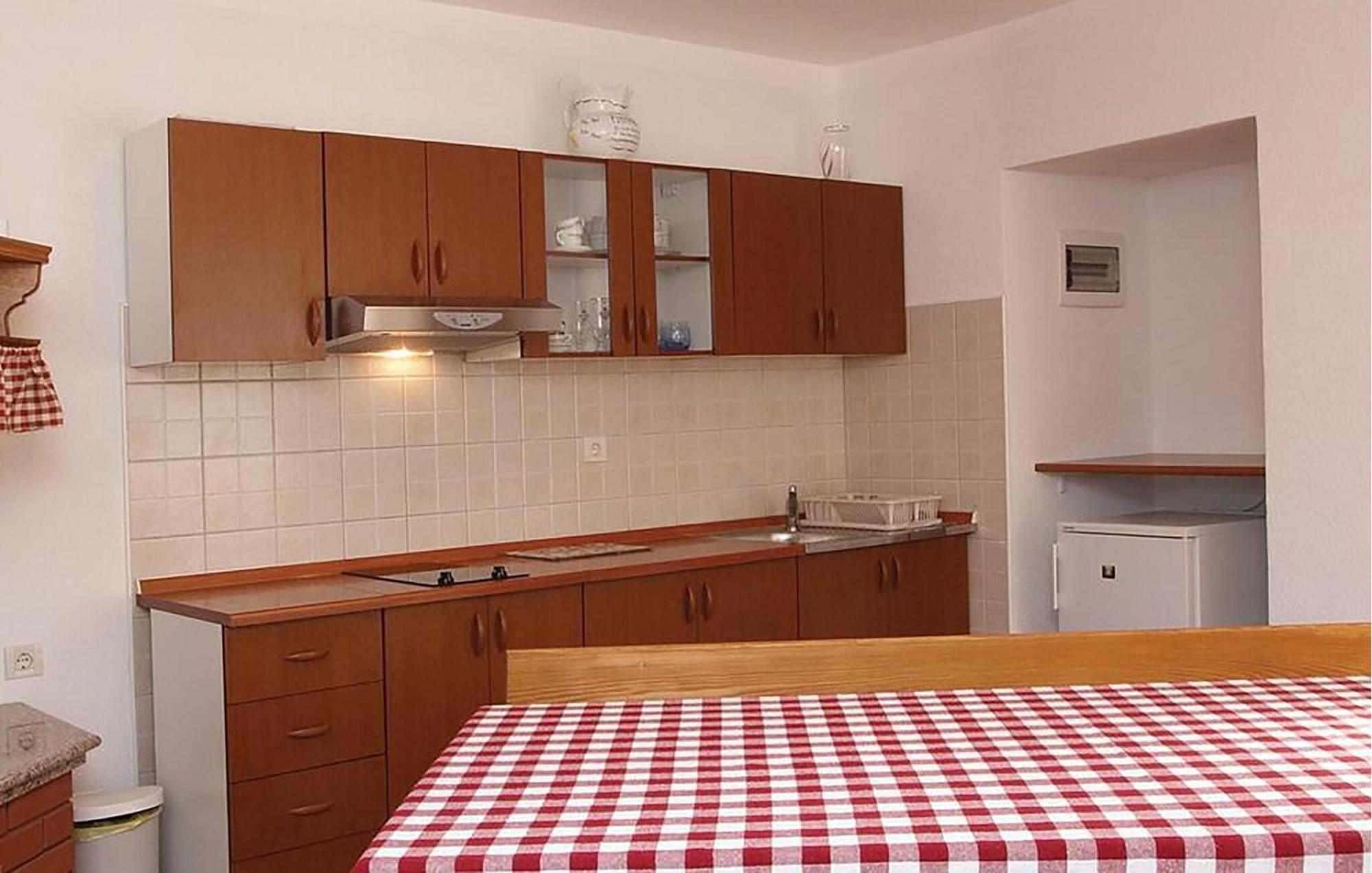 2 Bedroom Awesome Apartment In Plomin Εξωτερικό φωτογραφία