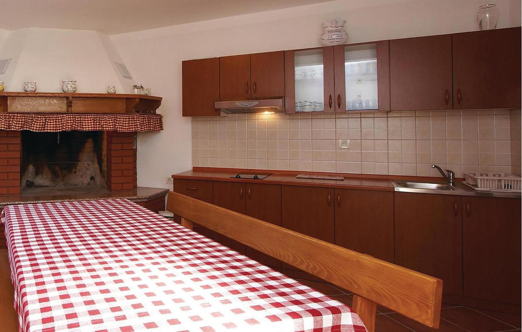 2 Bedroom Awesome Apartment In Plomin Εξωτερικό φωτογραφία