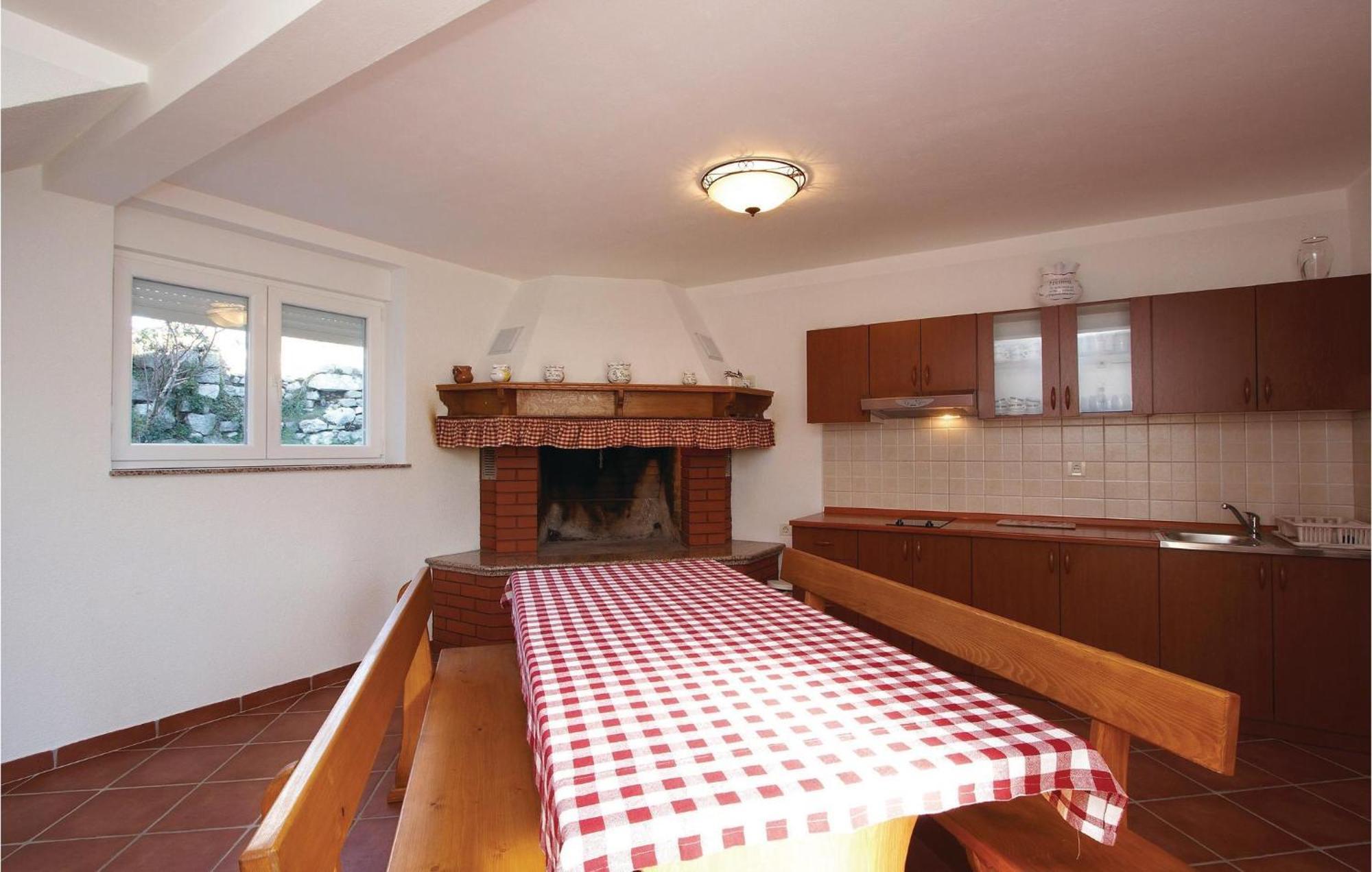 2 Bedroom Awesome Apartment In Plomin Εξωτερικό φωτογραφία