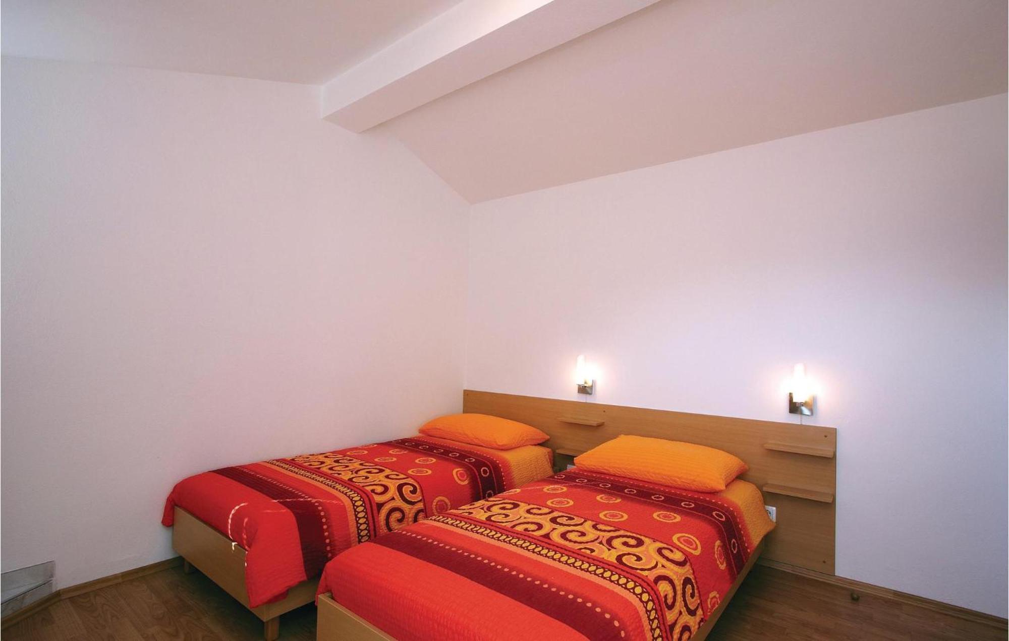 2 Bedroom Awesome Apartment In Plomin Εξωτερικό φωτογραφία