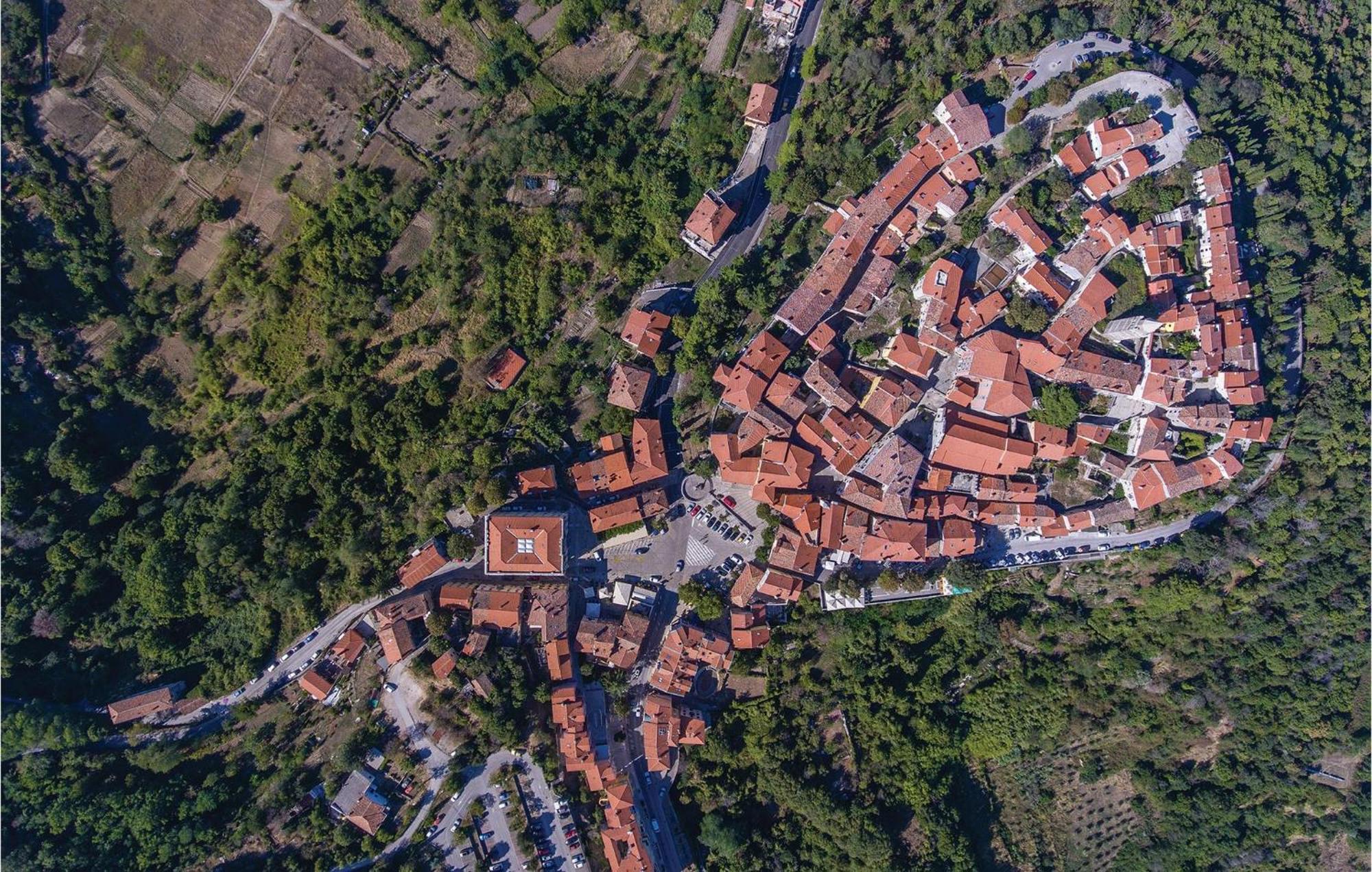 2 Bedroom Awesome Apartment In Plomin Εξωτερικό φωτογραφία